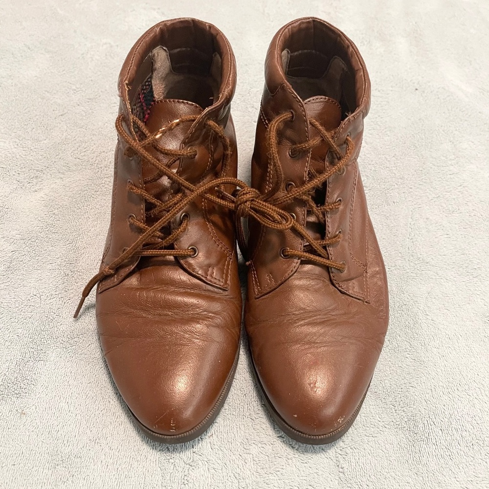 Women’s Tan Capezio Size 7 1/2 Booties